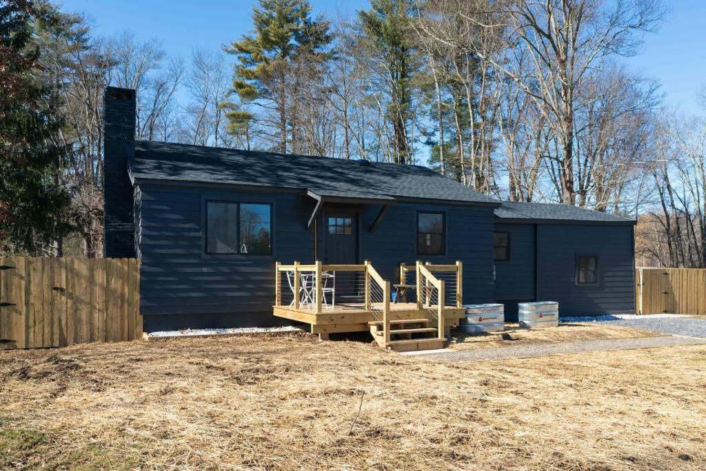 New Paltz Zen Wellness Cabin W/ Hot Tub Exteriör bild
